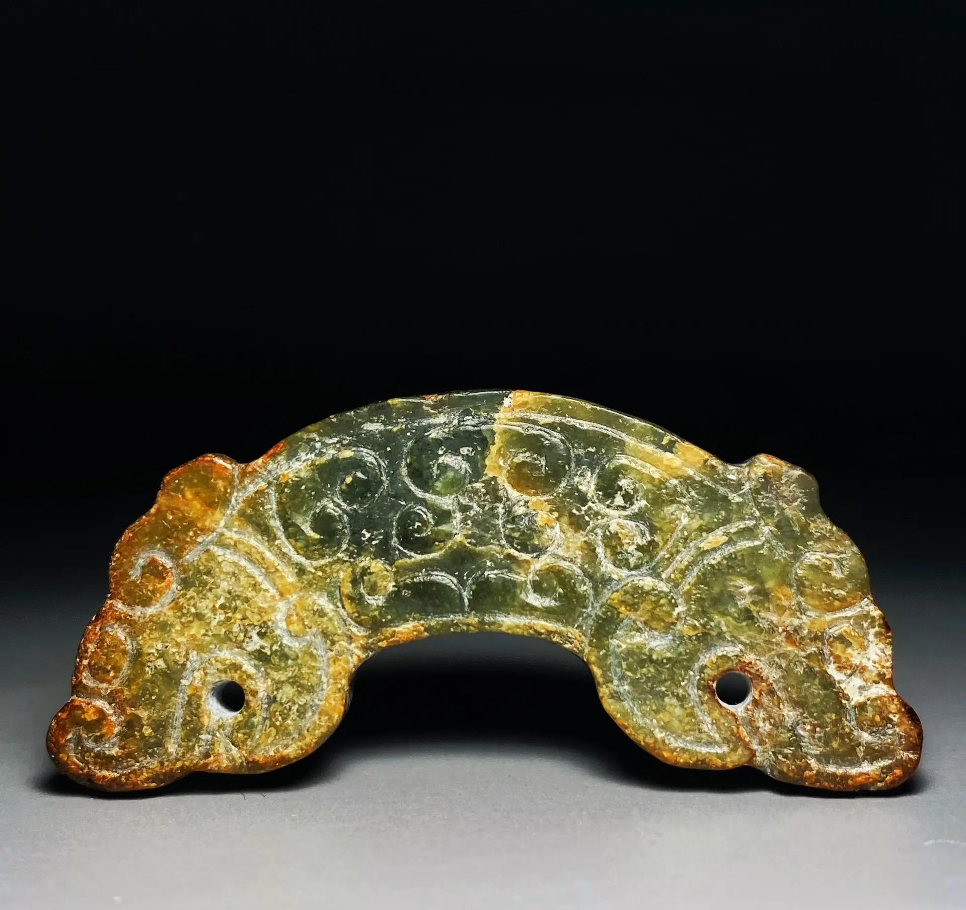 一枚龙纹玉佩如何引爆紫禁城权力风暴?揭秘古代免死金牌的致命悖论