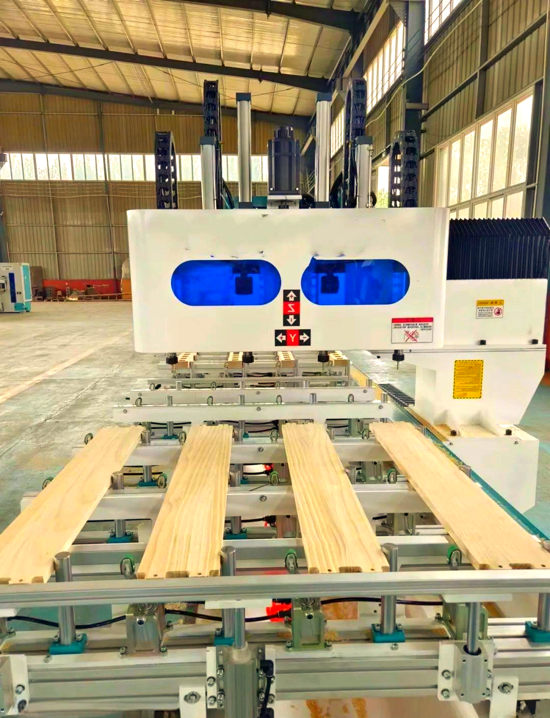 双排数控榫槽机:高效,精准,多功能的木工机械设备