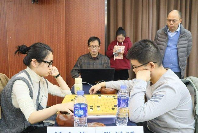 扬州女棋王刘明红图片