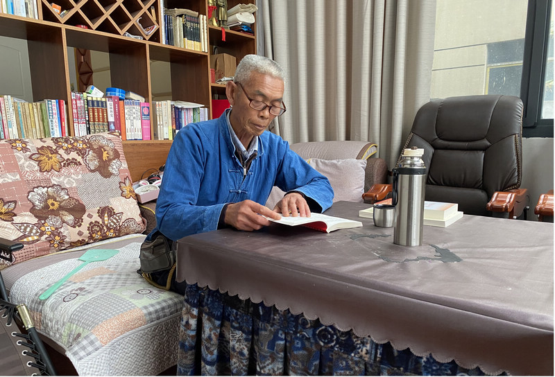 张明生:退休不褪色 把余热洒在青山河谷里