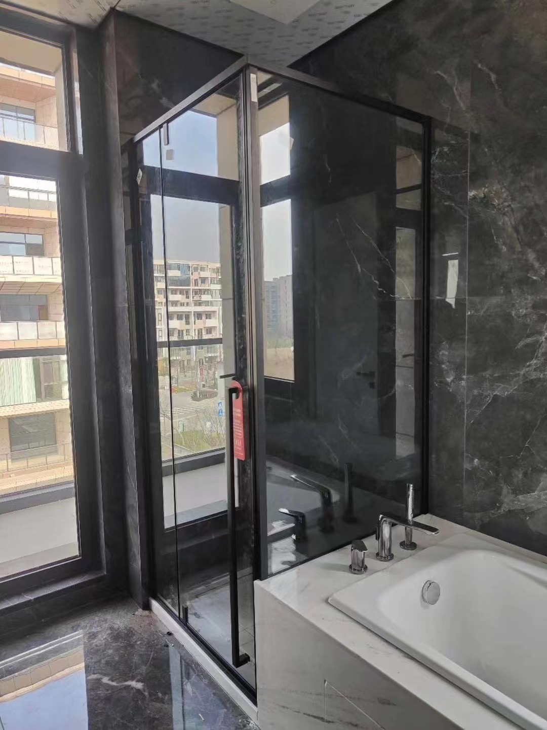 高奢灰玻淋浴房|霸道总裁风带来沉稳高级感