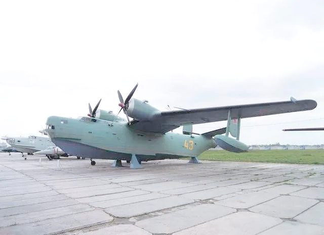 别-6型水上飞机,作为人民海军引进的首款航空反潜装备,于1955年从苏联
