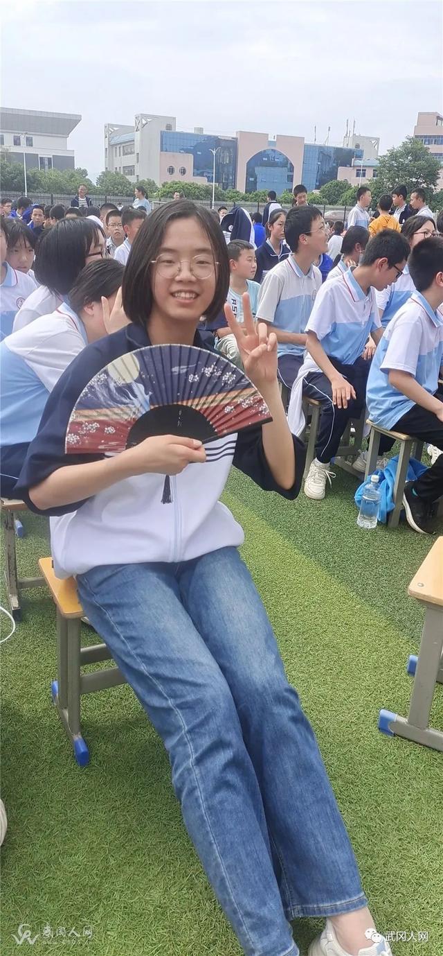 武冈二中邓可欣:穿越以及希望只是穿越