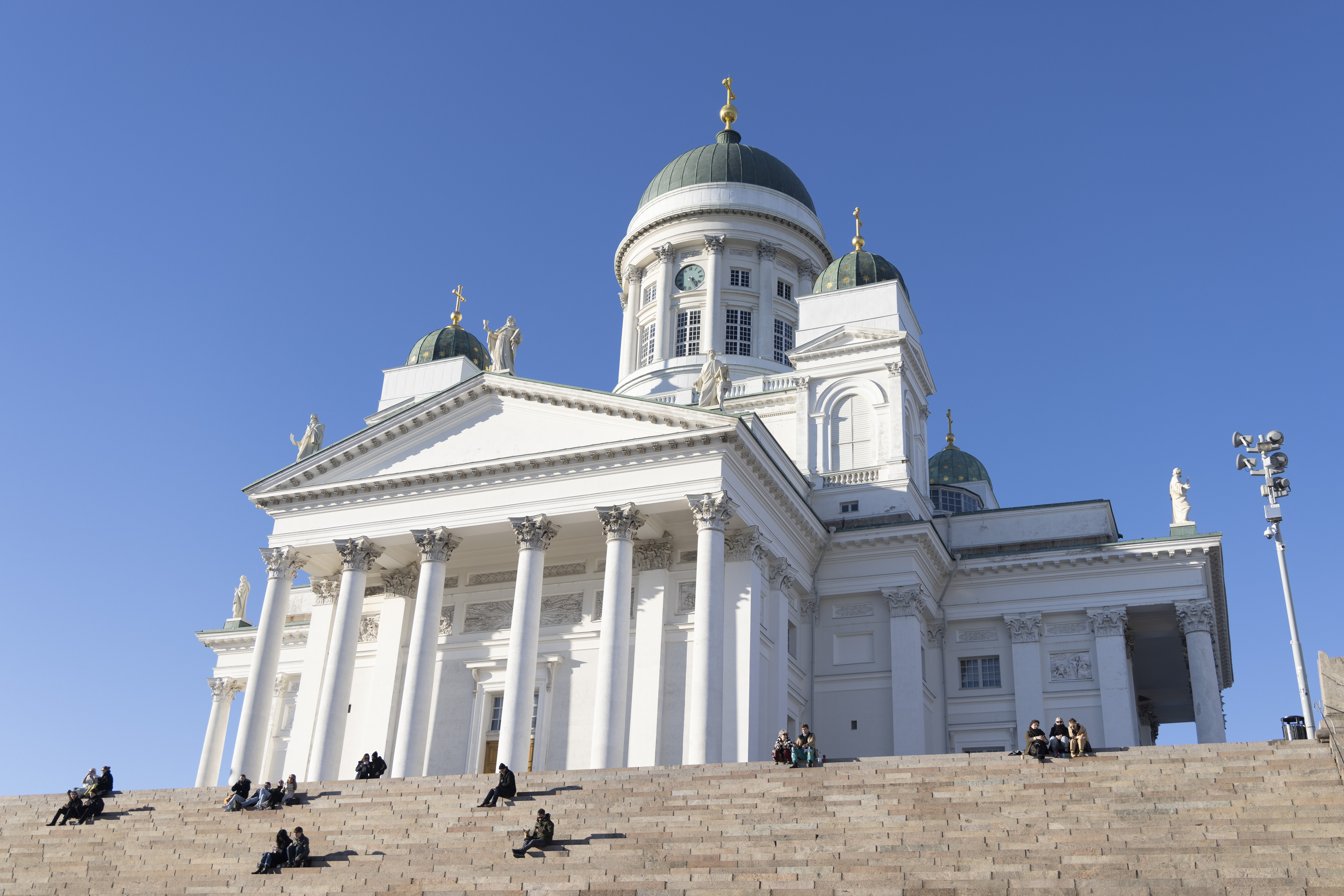 芬兰赫尔辛基:享受暖阳