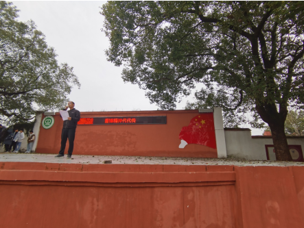 南昌昌东一中:学雷锋 树新风 创和谐美校园