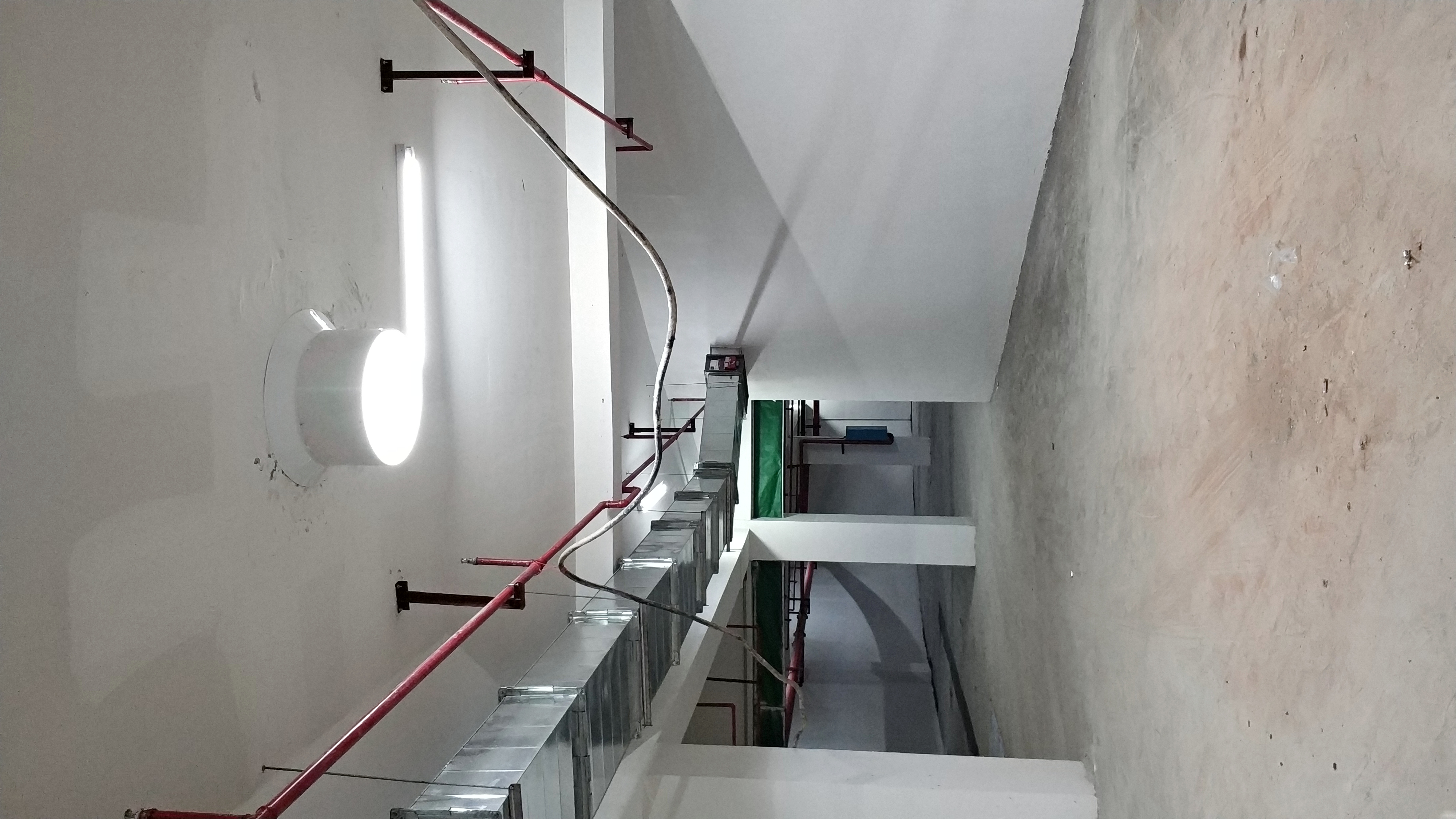 导光管采光系统运用于地下车库,为地下车库提供不用电的自然采光