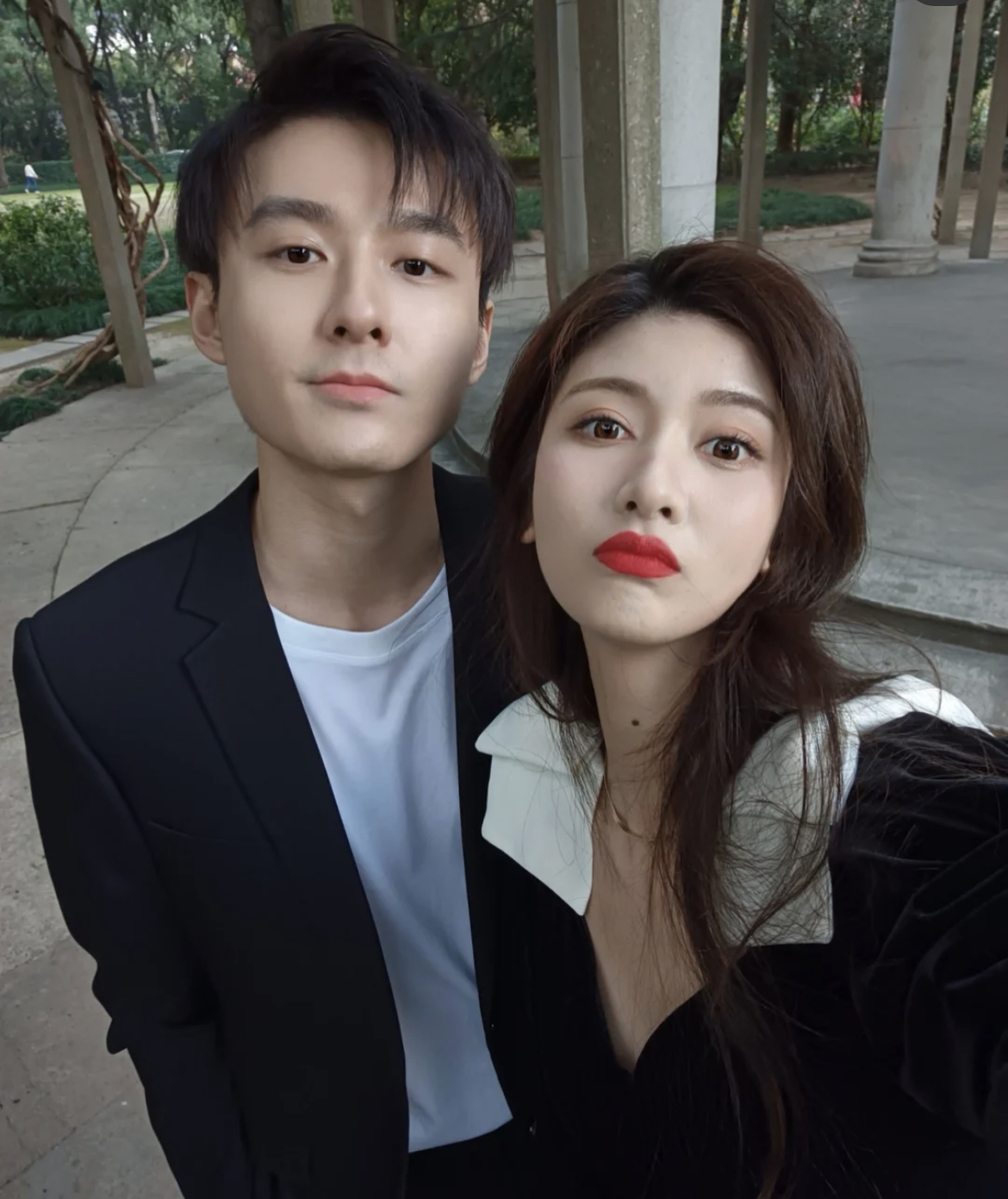 孔汝淳近况状态欠佳,不再高调秀恩爱,一张照片让评论区变得热闹