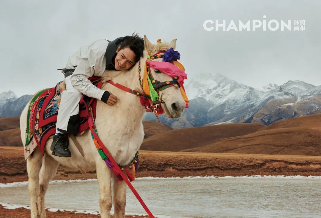 封面丁真珍珠祝冬奥马到成功