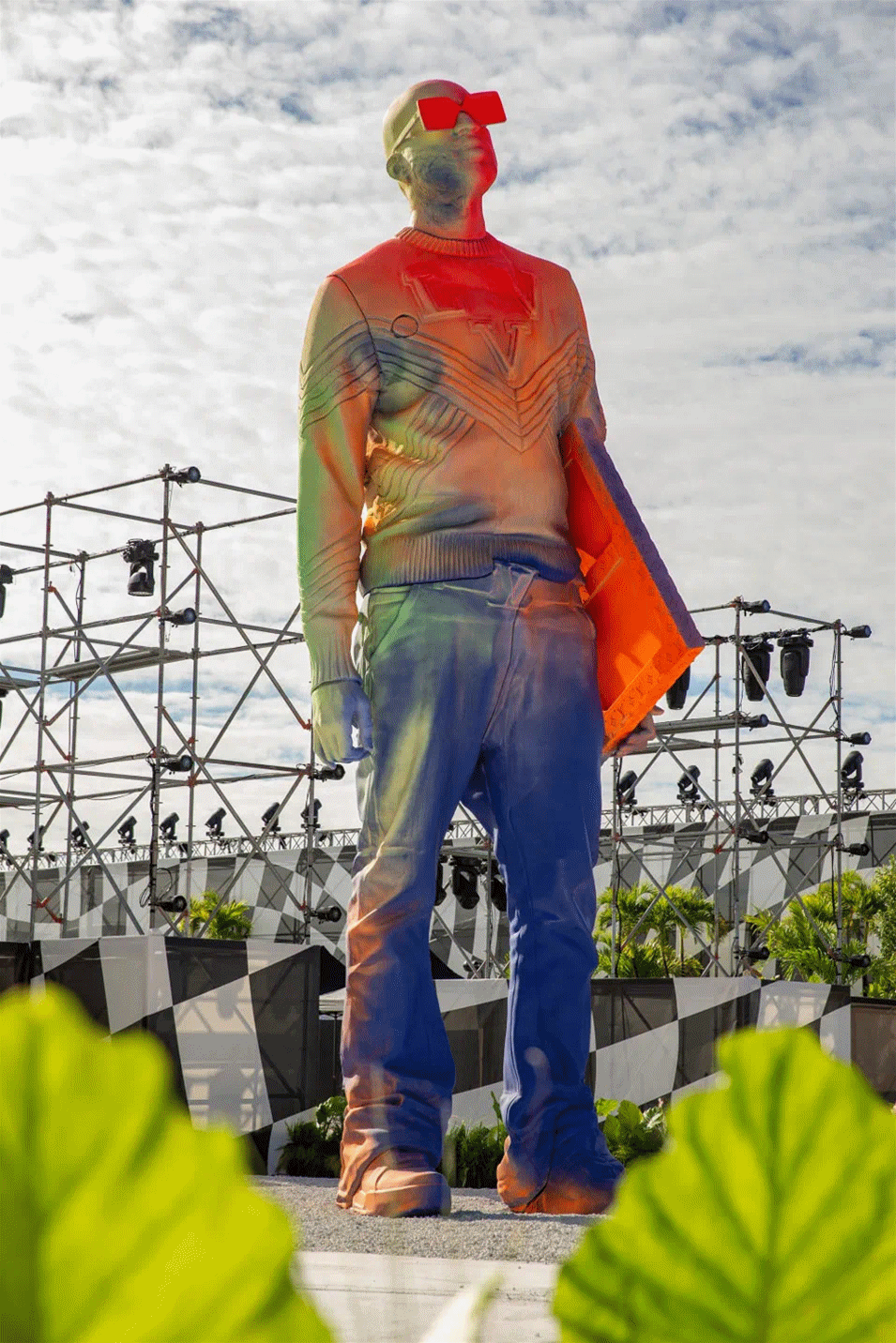 他是lv首位黑人设计师,41岁离世,无与伦比的设计天赋让他的作品影响