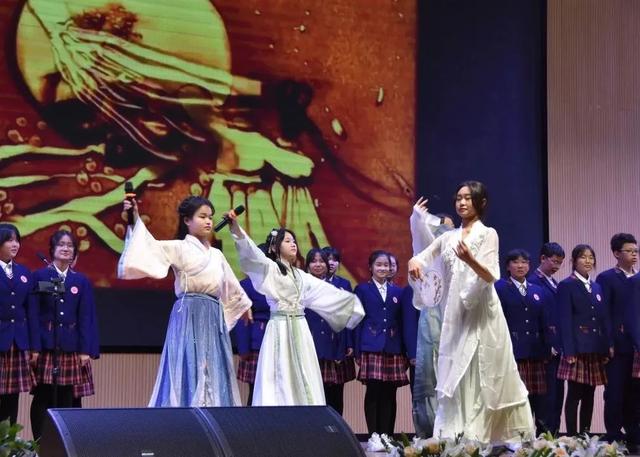 西安市雁塔区第二中学举行首届清明诗会