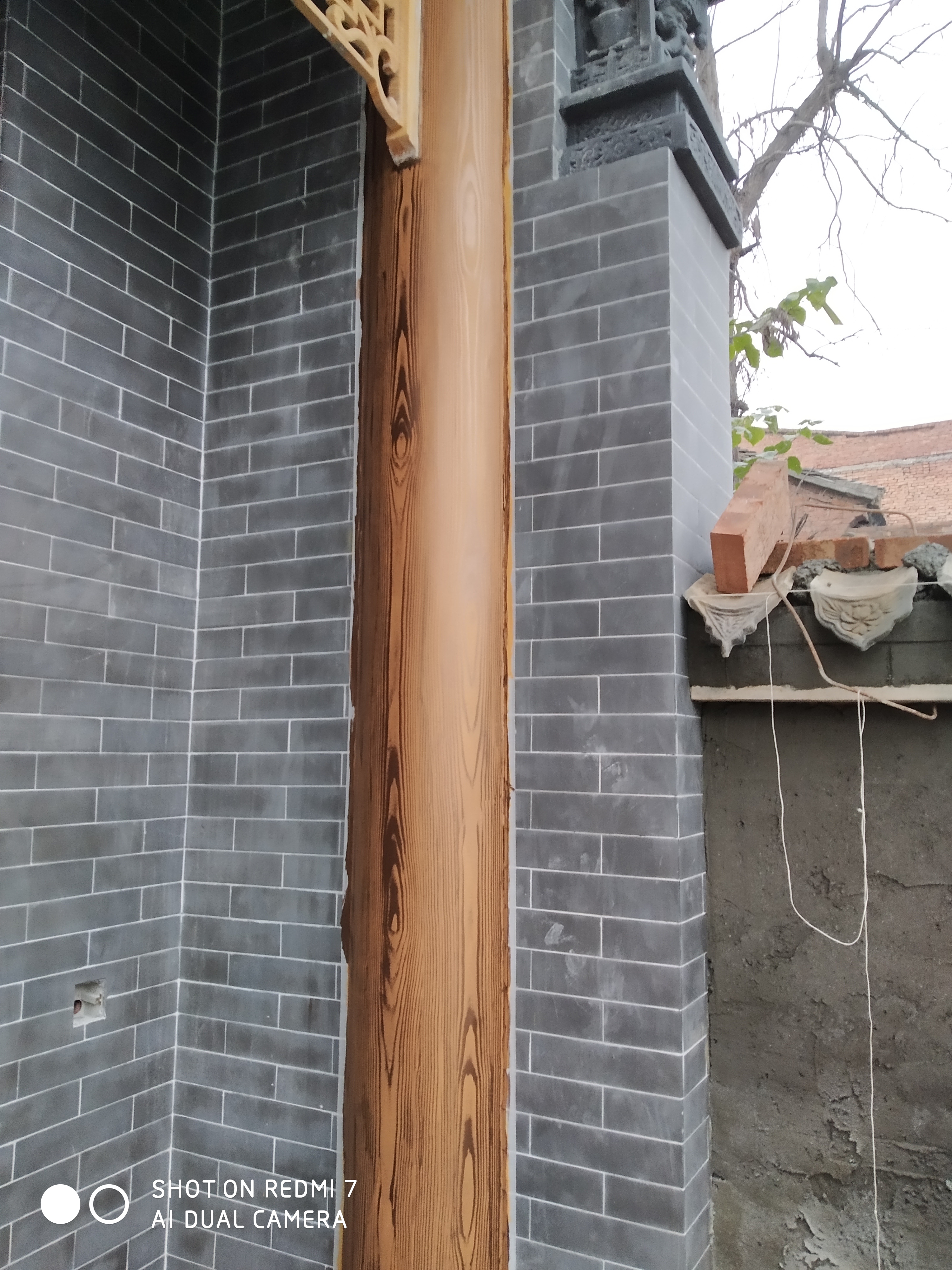 廊坊木纹漆施工混泥土墙面水泥圆柱刷木纹漆全国包工包料