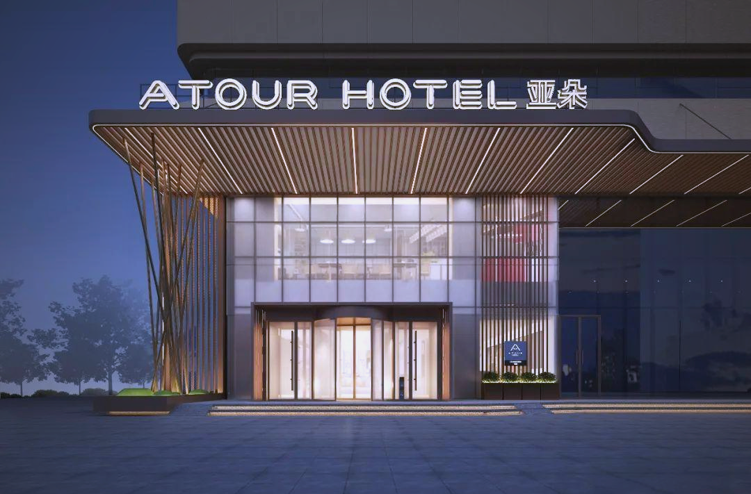 酒店大门新宠,两翼旋转门如何提升入住体验