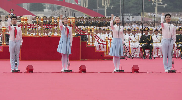 我在现场·照片背后的故事丨透过镜头见证百年华诞