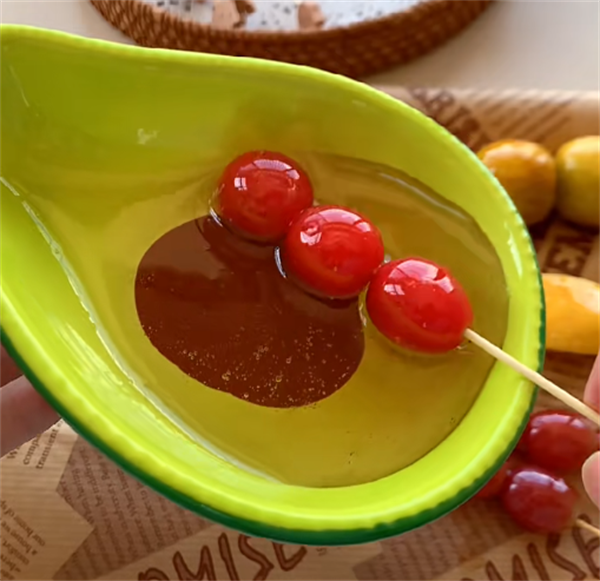 做糖葫芦不会熬糖浆没关系,教你一方法,新手也能做到零失败