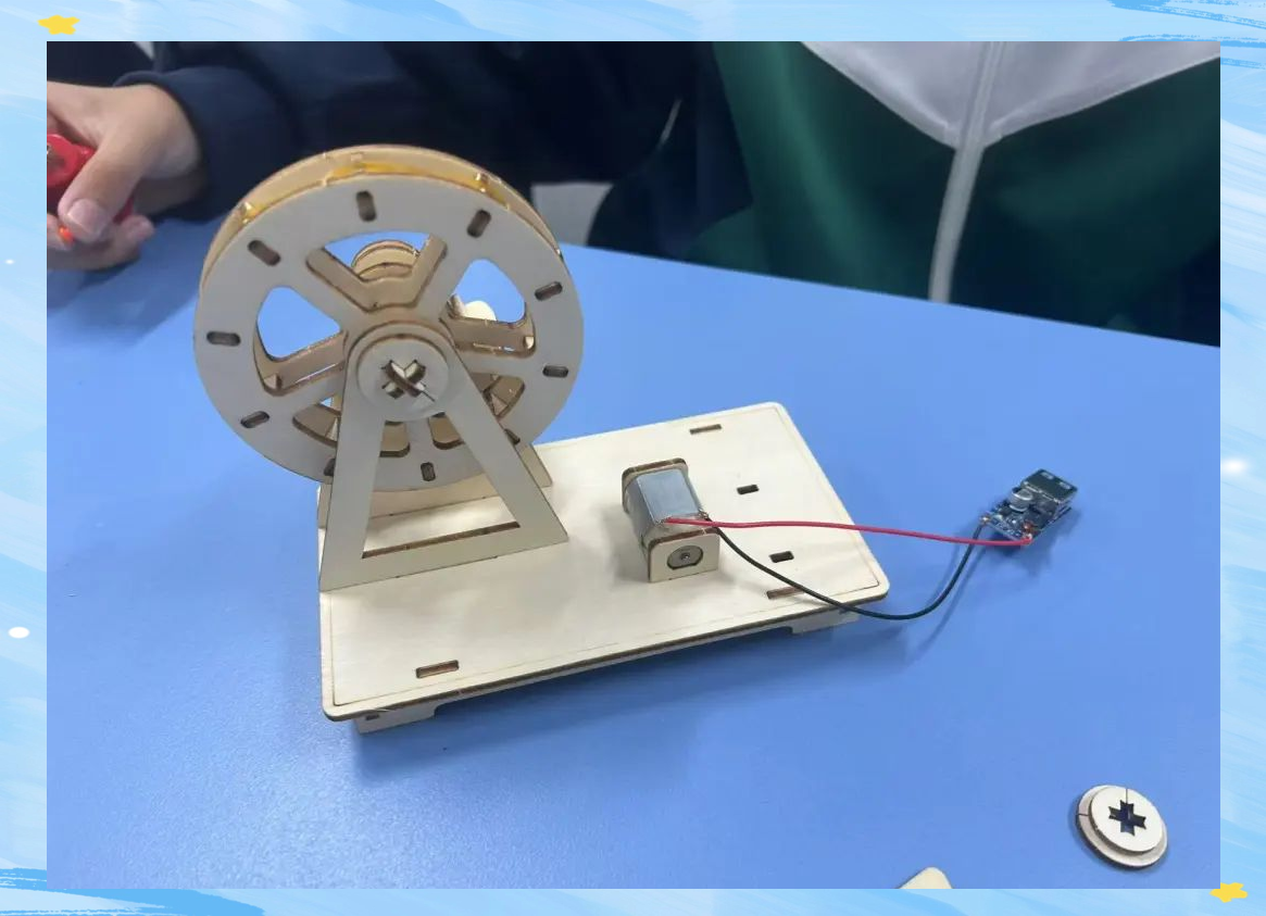 科技制作大揭秘:点亮科技梦想,自制手摇发电机