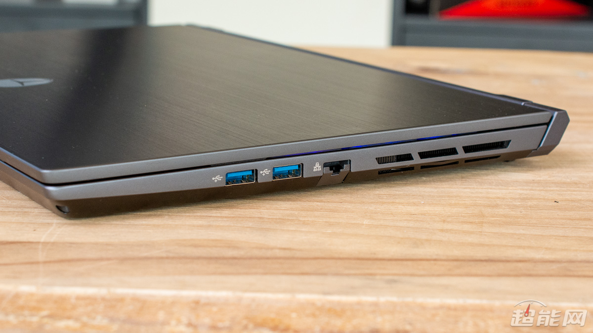 雷神911 p1游戏笔记本电脑评测:这是新世代的4k光追游戏本