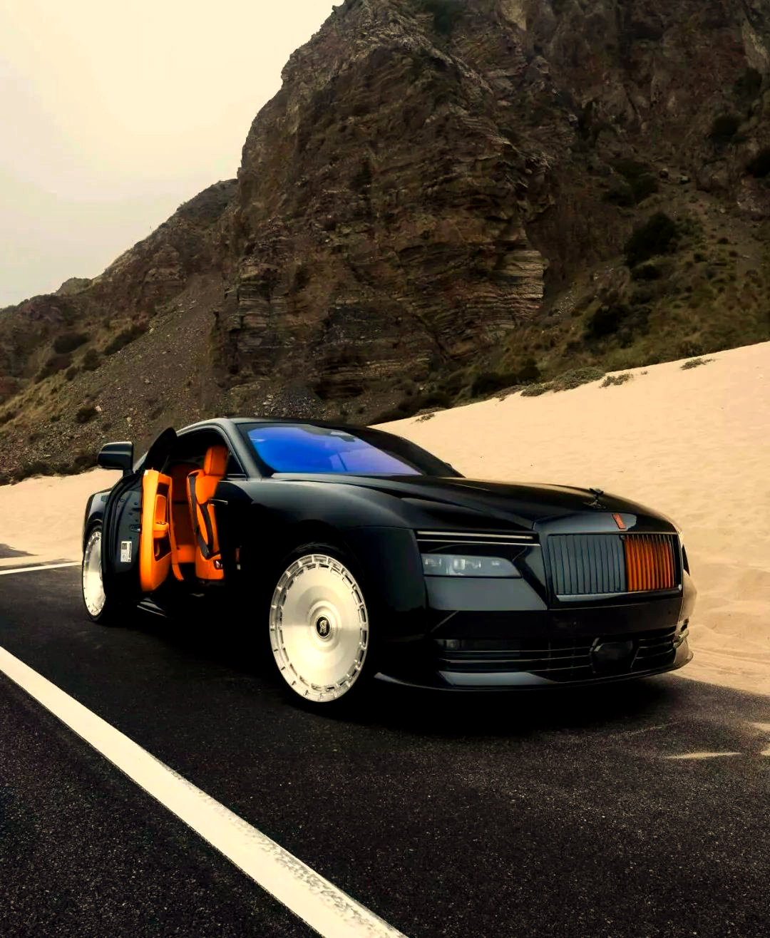 劳斯莱斯闪灵改装案例精选,探索多款电改油风格