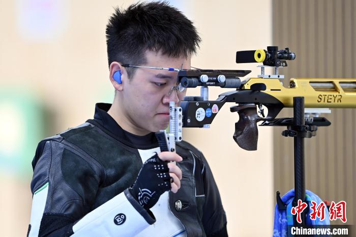 (z世代"走"大运)中国射击小将李鑫淼:比赛有遗憾 开幕式很震撼
