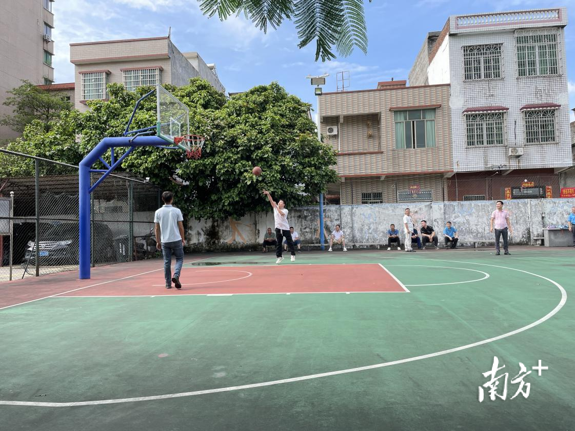 清城区飞来峡镇开展主题活动,退役军人欢聚一堂庆"八一"