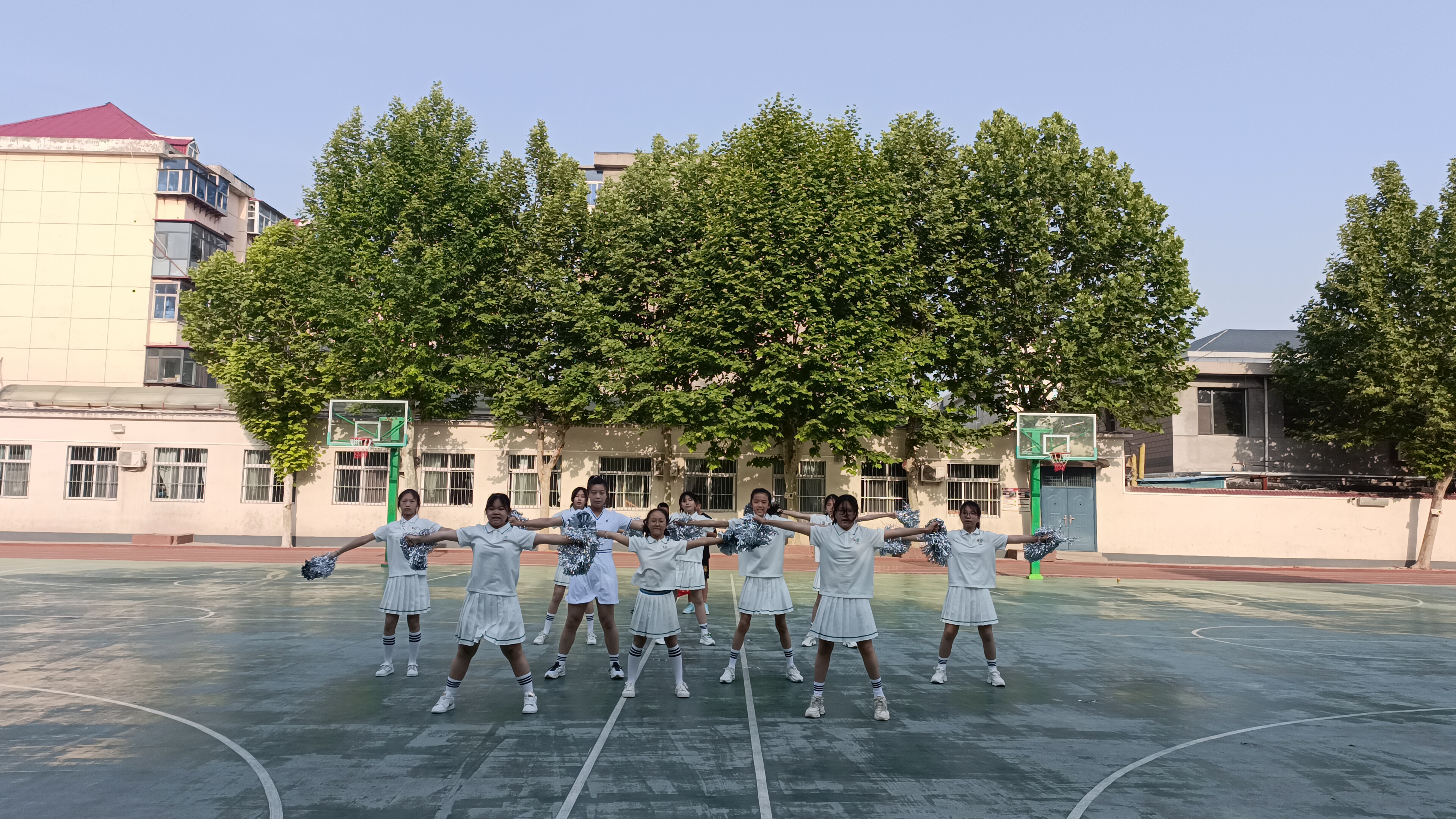 石家庄友谊大街小学开展毕业季篮球赛活动