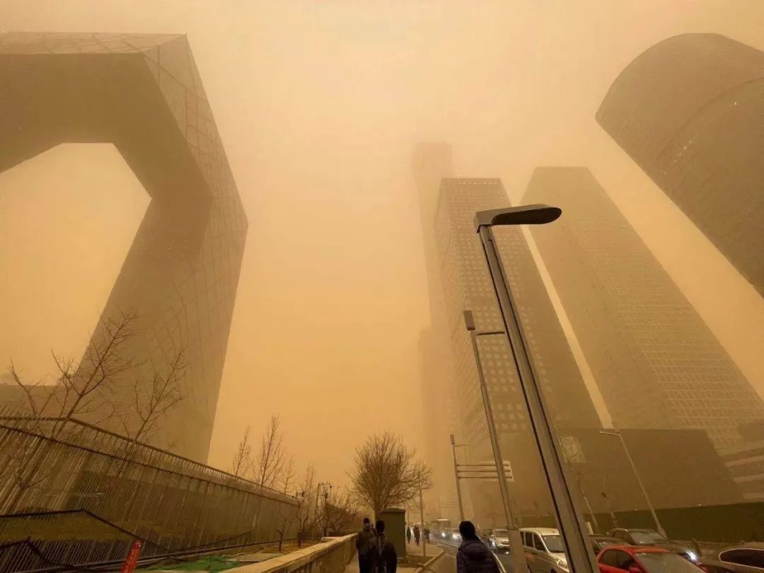 了20年,但却一直不太适应这里的气候,冬天干冷,春天刮风,夏天又暴晒