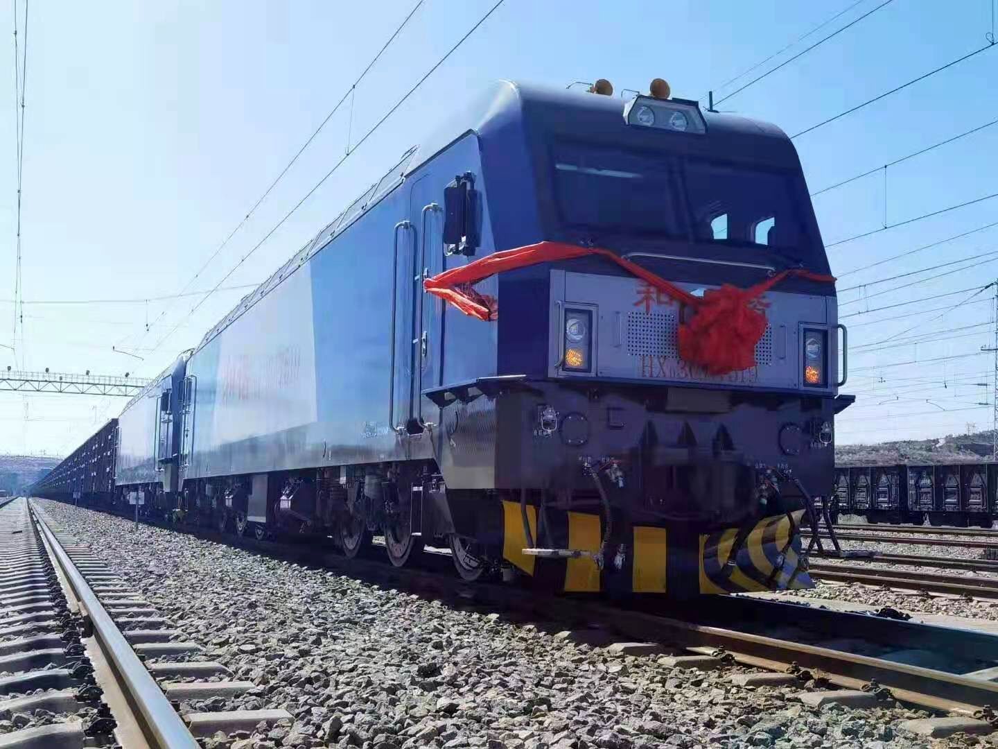 中车大连公司hxd3ca型机车首次挺进国能集团联运市场