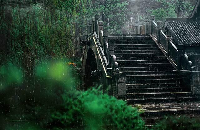 美人一样的江南雨
