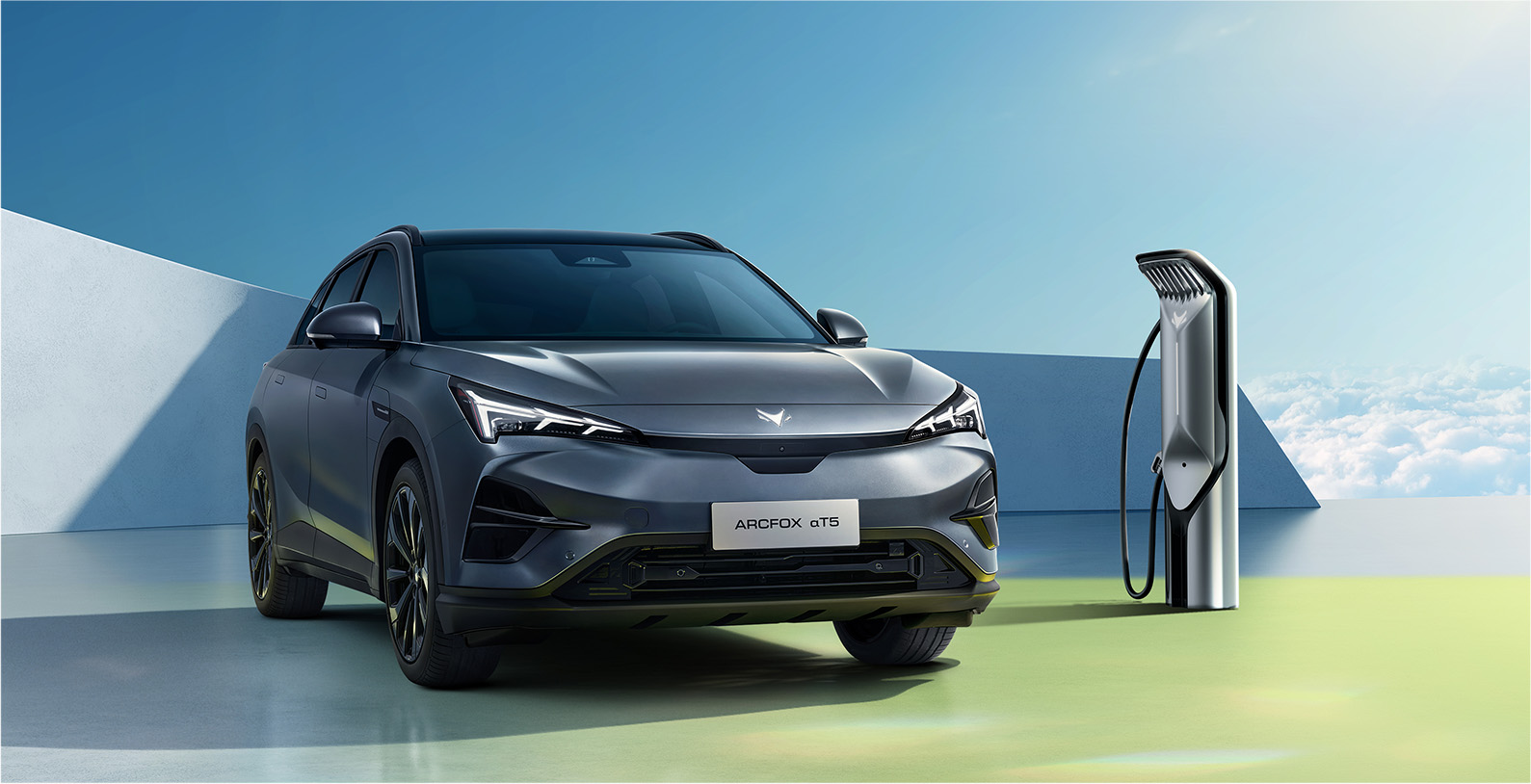 800v平台,660公里续航,极狐阿尔法t5卖多少合适!