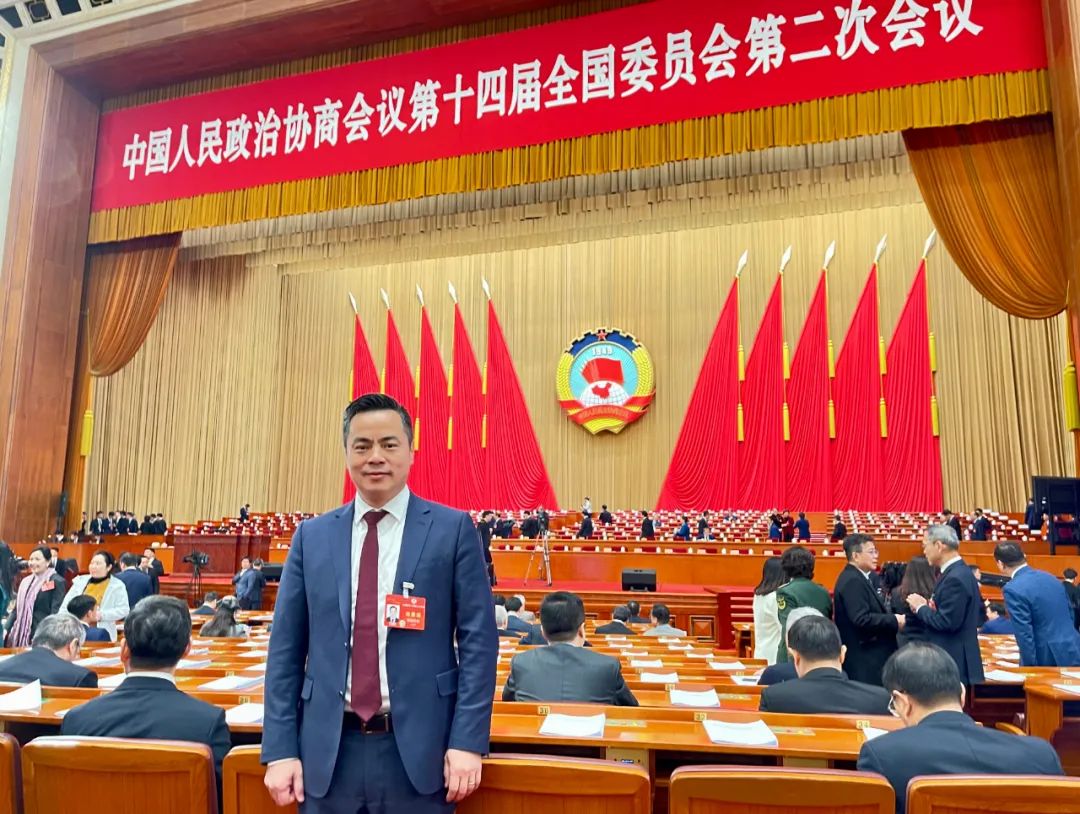 全国政协委员,良渚实验室常务副主任欧阳宏伟在个人账号上展示自己