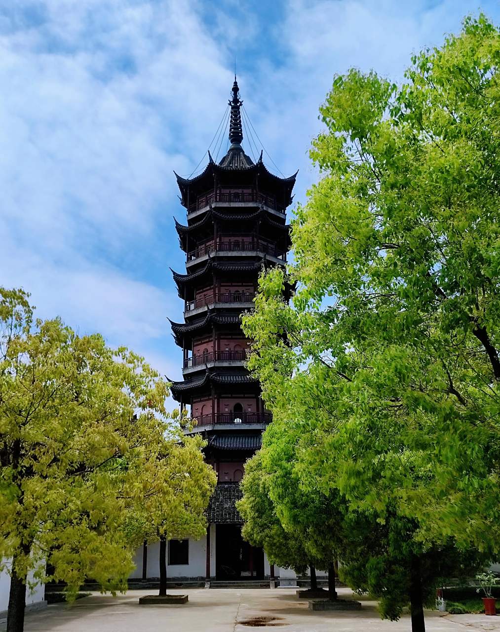 泰兴庆云禅寺,原坐落于泰兴庆延铺,始建于北宋真宗咸平二年(999年)