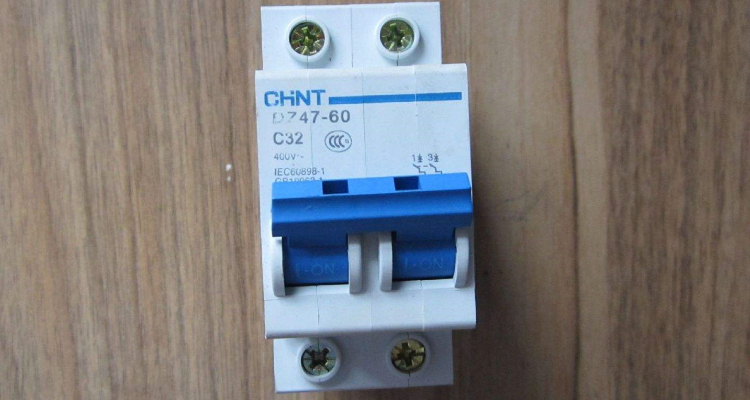 40a空开多少w跳闸