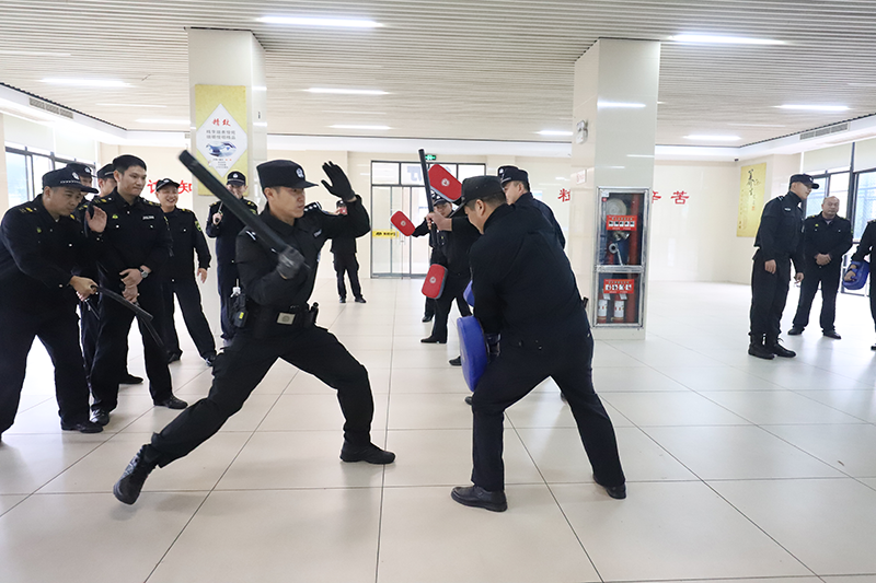 t型警棍8个动作图片图片