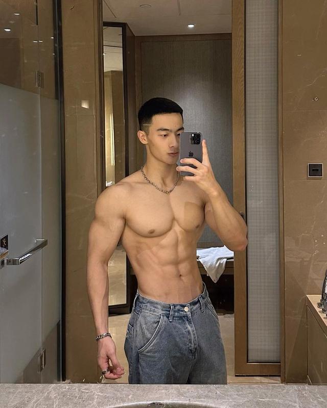 彭果——刘京摄影作品中凤毛麟角级别的模特