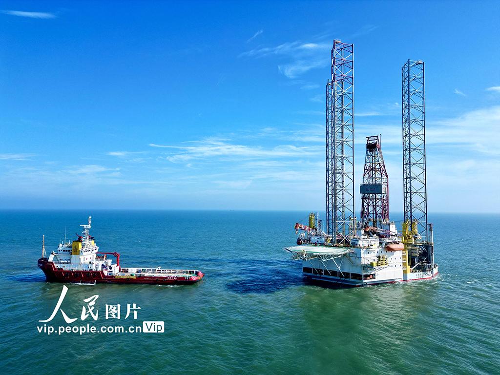 山东东营:海上钻井平台安全高效推进建产步伐