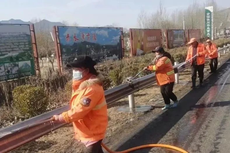 邯郸交通：春季绿化养护忙，提升环境保畅通