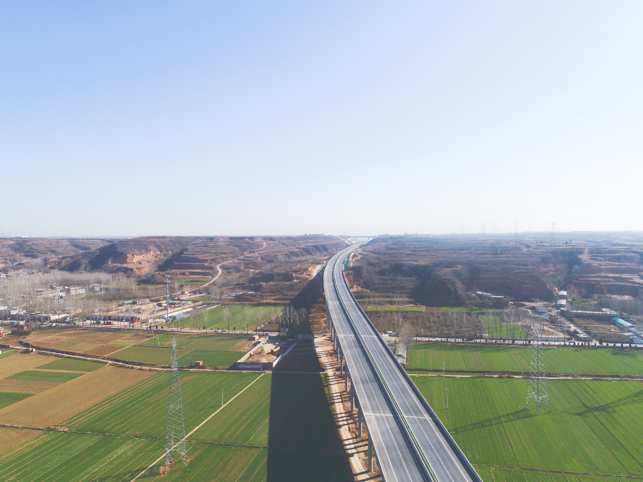 河南新伊高速公路建成通車