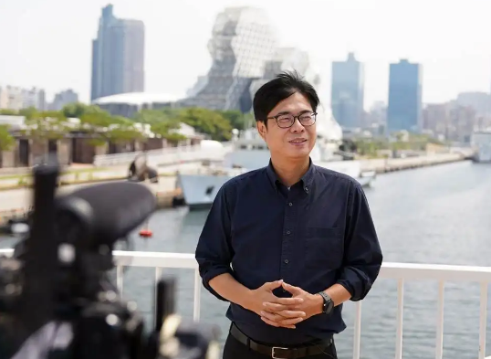 蓝营里长出面力挺陈其迈,柯志恩:"身在曹营心在汉"