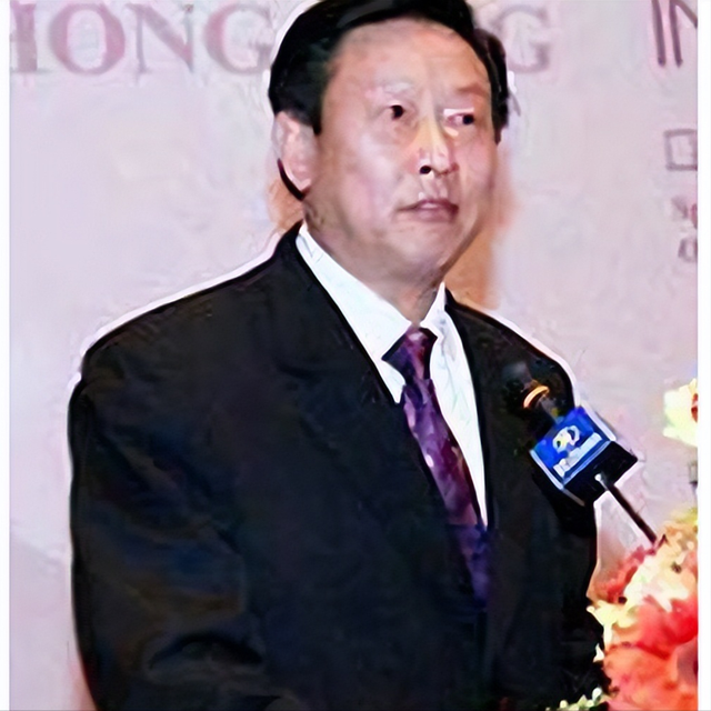 重庆"巨贪"张宗海:亲信狂赚1200万,他与70多名女大学生有染