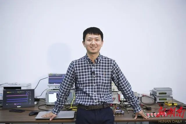 姚文轩"软硬兼施"的电网"医生"