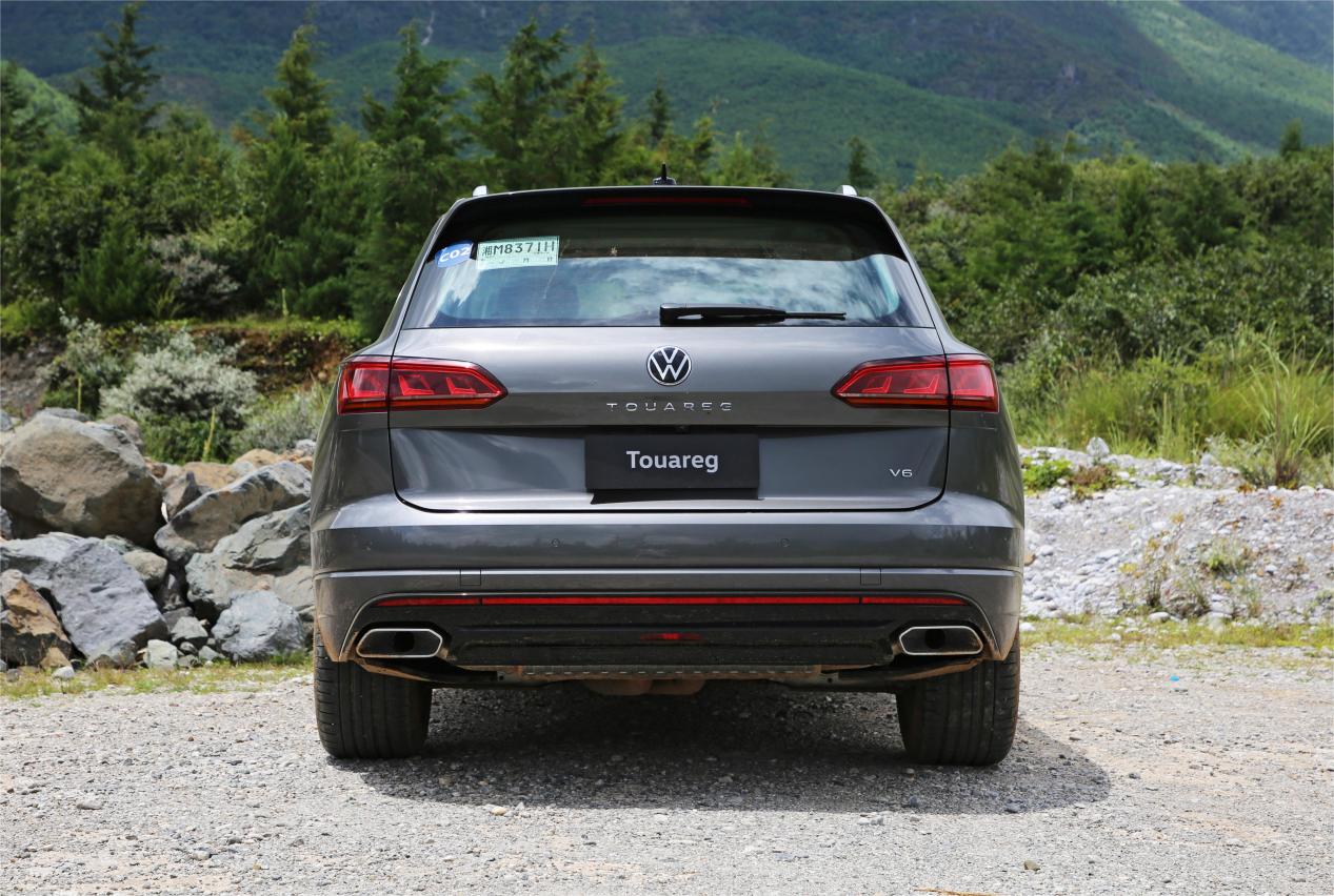 百万级豪车的行驶品质 试驾大众途锐