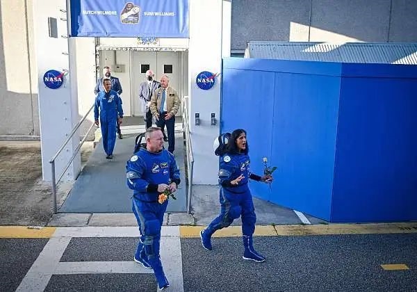 NASA放弃了:波音飞船无法带回2名宇航员!再呆6个月吧