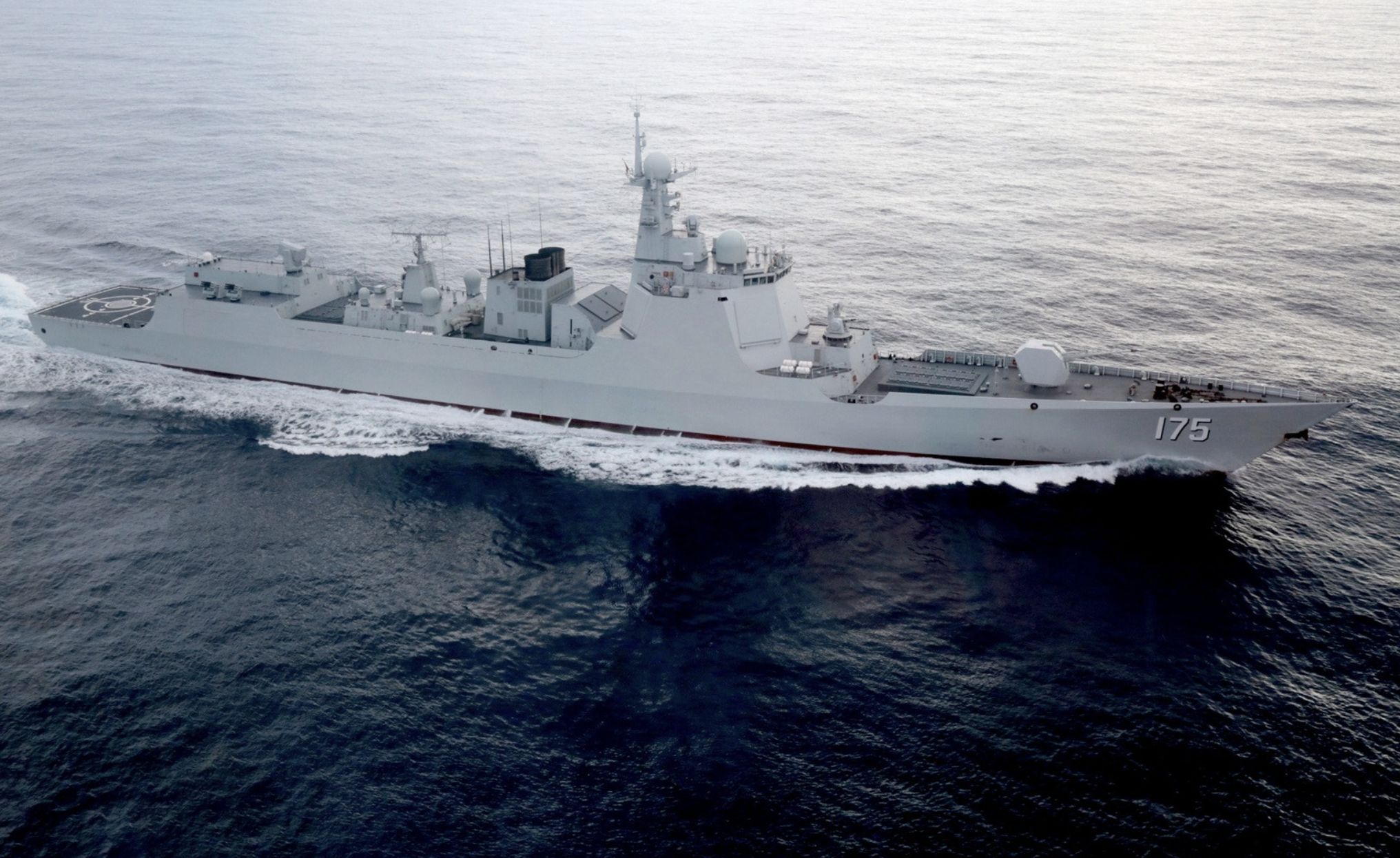 中国海军开启自由航行!银川舰现身南太平洋,法国巡逻机全程记录