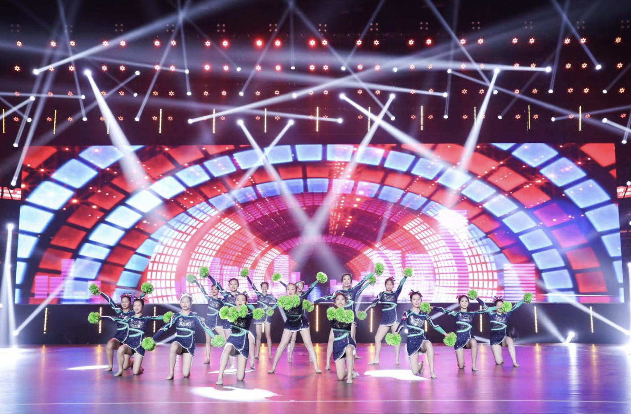 尽情展现青春活力,上海市学生健身操舞大赛落幕