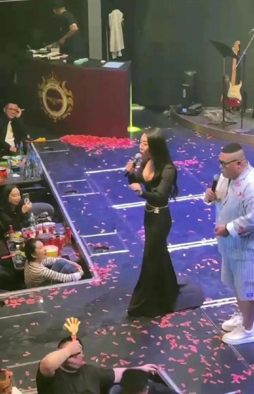 0版开业,参照拉斯维加斯秀场打造的新斯卡拉被姜鹏称为龙江夜文化中心