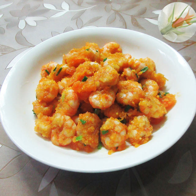 咸蛋黄炒虾仁,简单易做,营养味美