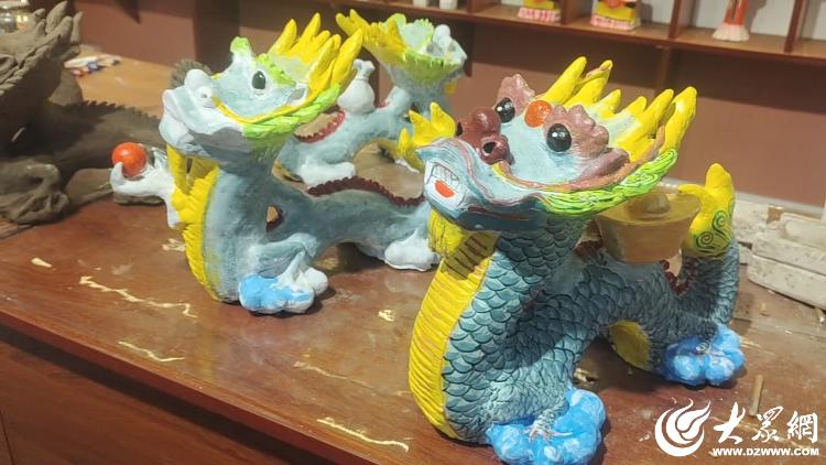 新春走基层丨潍坊高密:龙造型泥塑迎新年