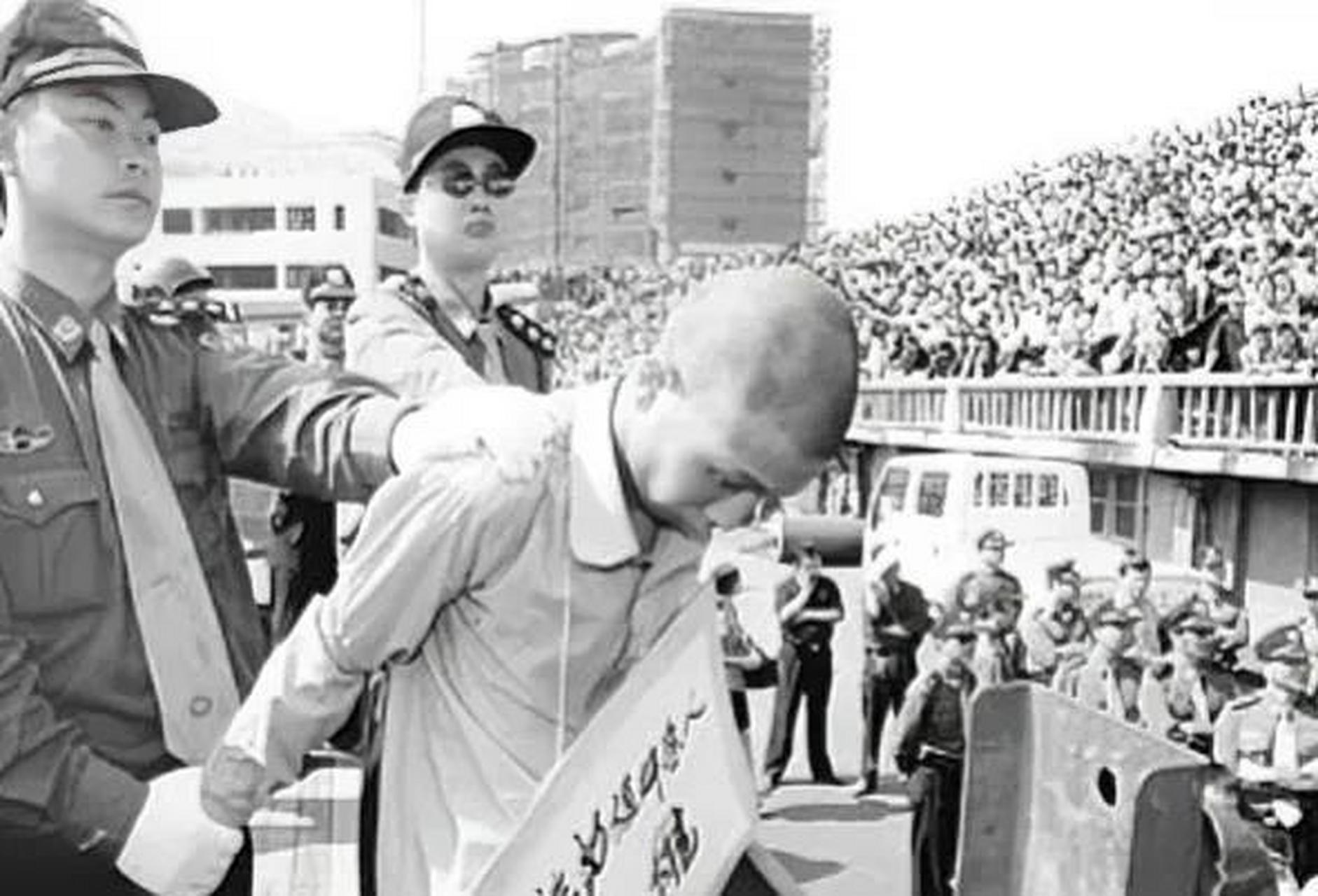 南充刘天兵团伙抢劫杀人强奸系列案:惨无人道88158915(89