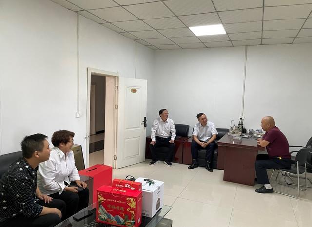 中国人寿南阳分公司开展大拜访活动:上门征求意见问需求 聚焦客户关切