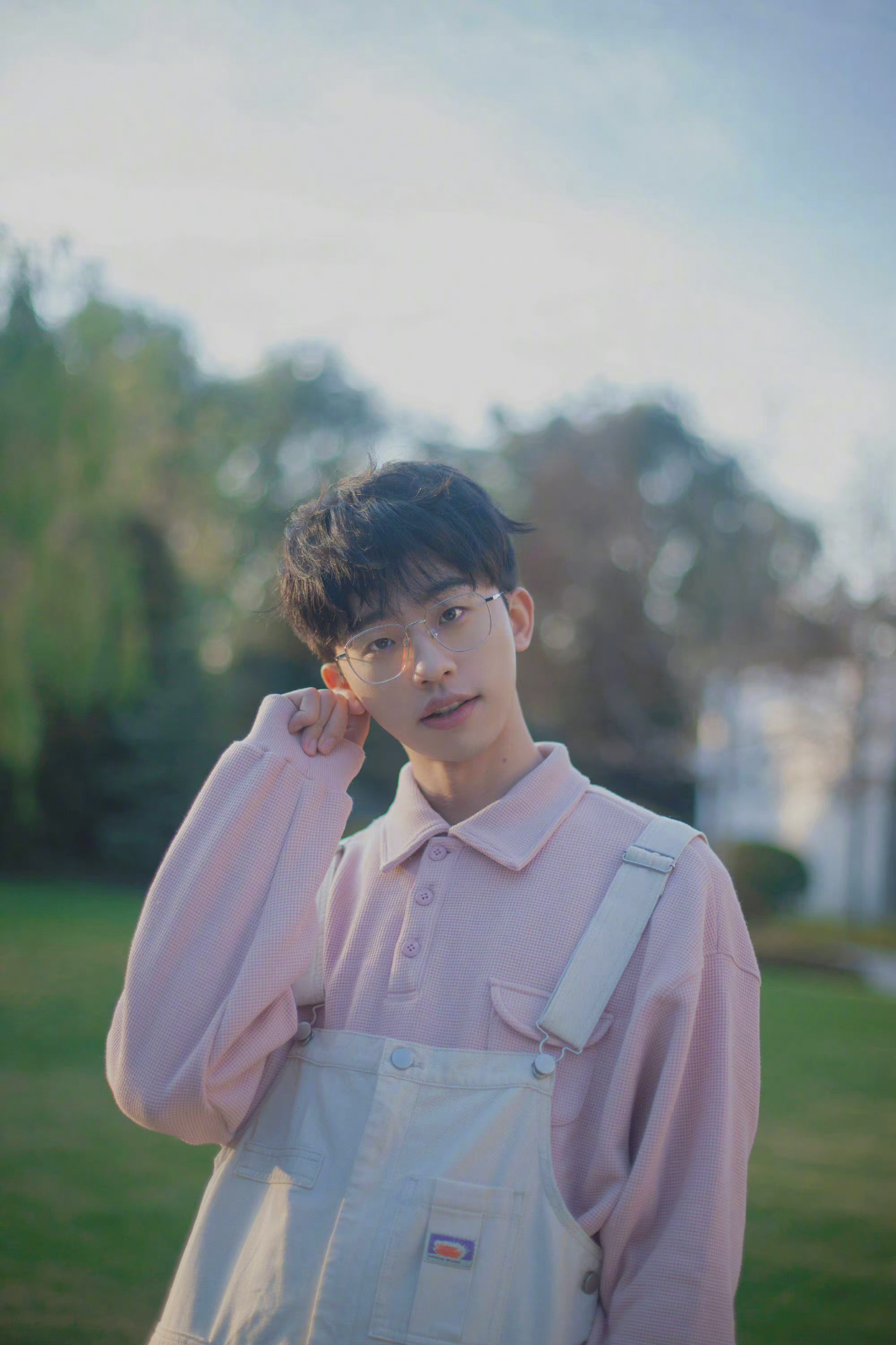 吴彤po出一张与宋亚轩,唐九洲,何运晨的合照