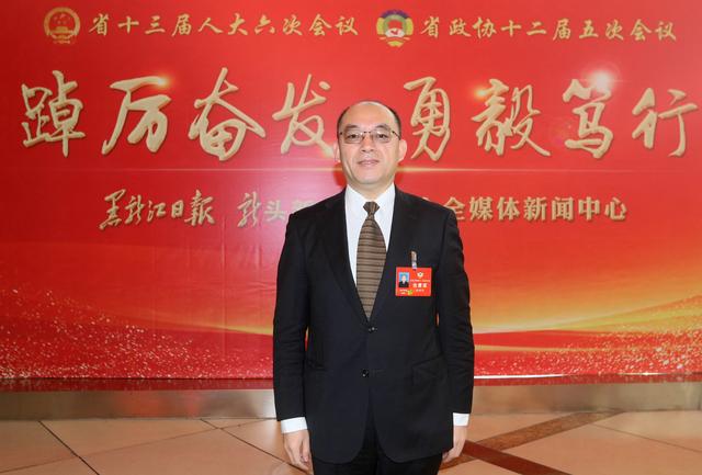 两会看板|刘伟华委员:强化非学科类校外培训机构监管